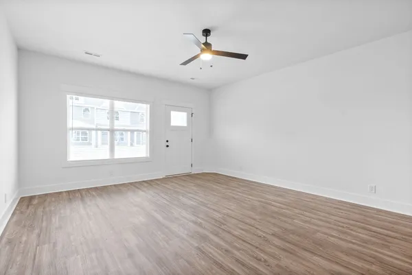 $1,350 | 325 Front Rdg Circle, Clarksville, TN 37040