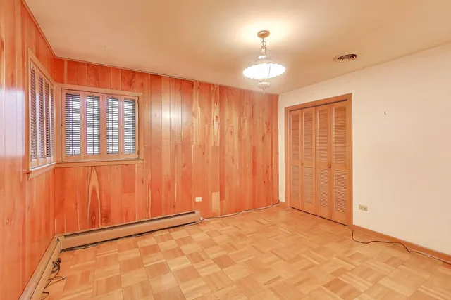 $424,900 | 4900 Ridgewood Avenue, Norridge, IL 60706