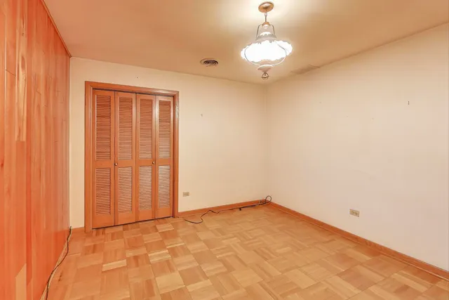 $424,900 | 4900 Ridgewood Avenue, Norridge, IL 60706