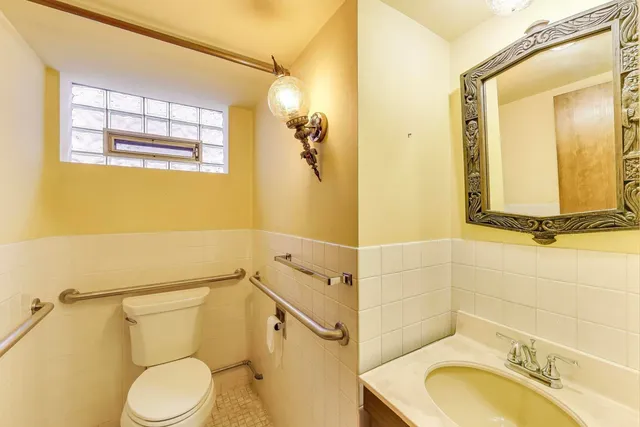 $424,900 | 4900 Ridgewood Avenue, Norridge, IL 60706