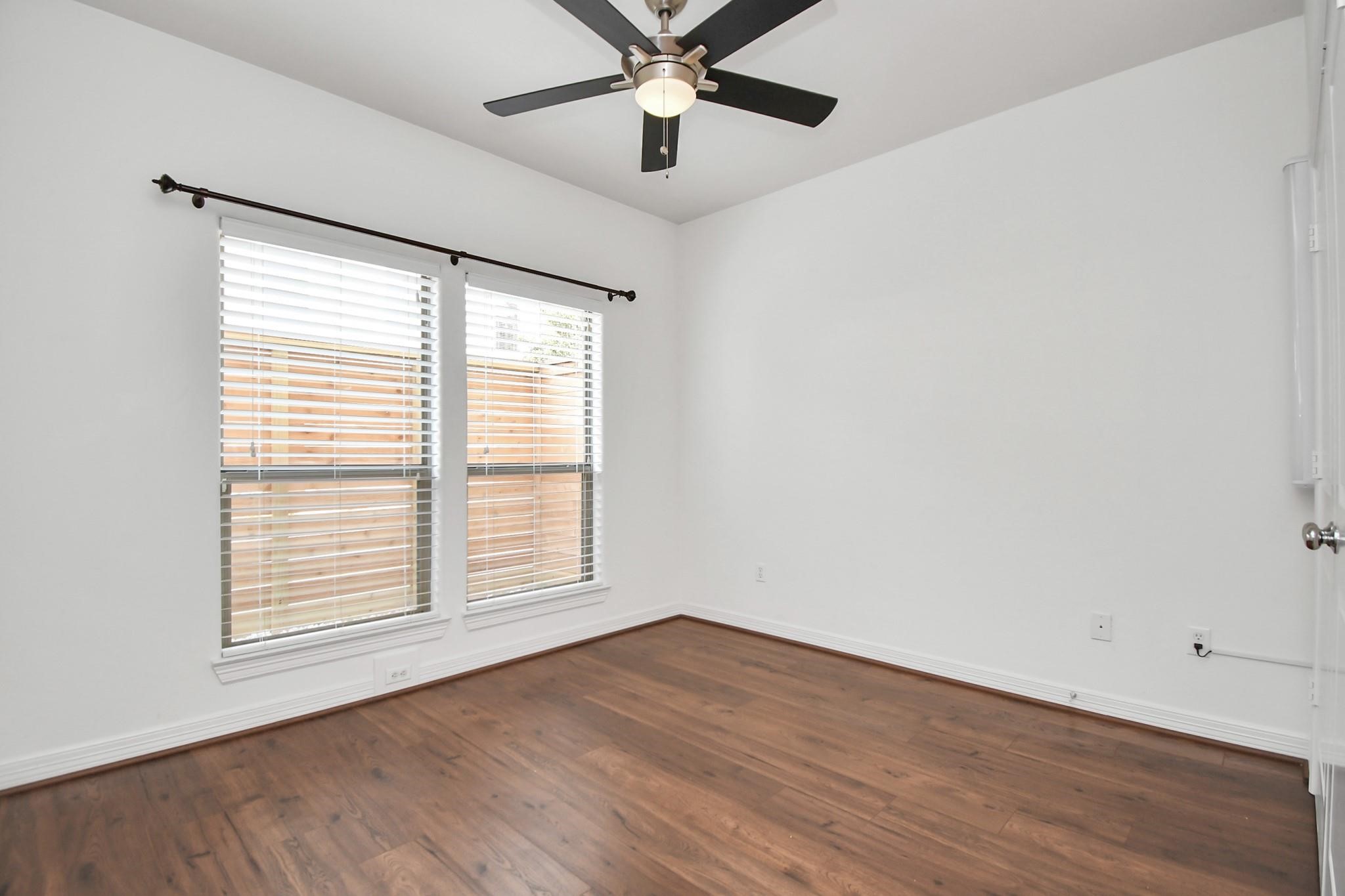 3900 Center Street Houston, TX 77007 - Photo 6 of 25 Pictures are from previous listing