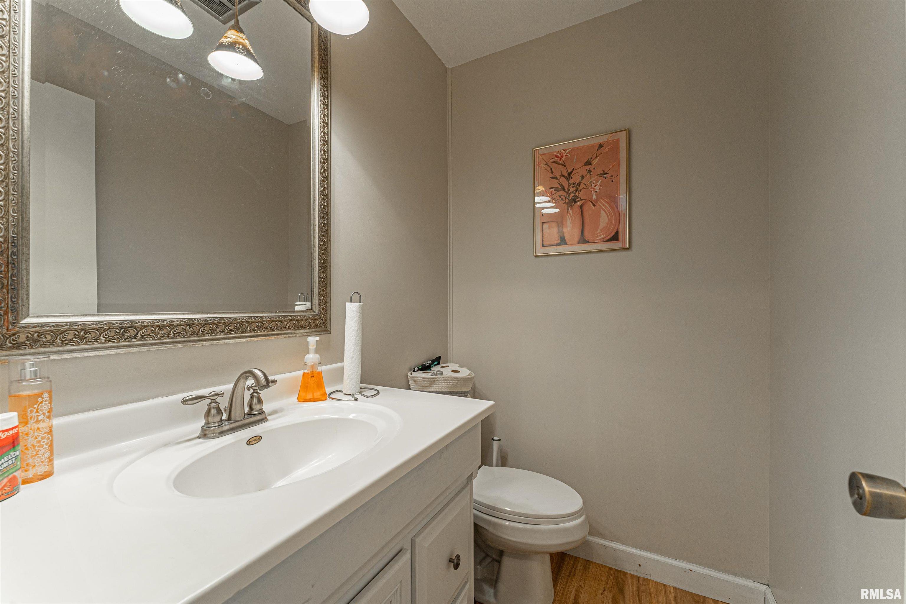 2348 Railsplitter Avenue Lincoln, IL 62656 - Photo 11 of 33 Gallery Image 11