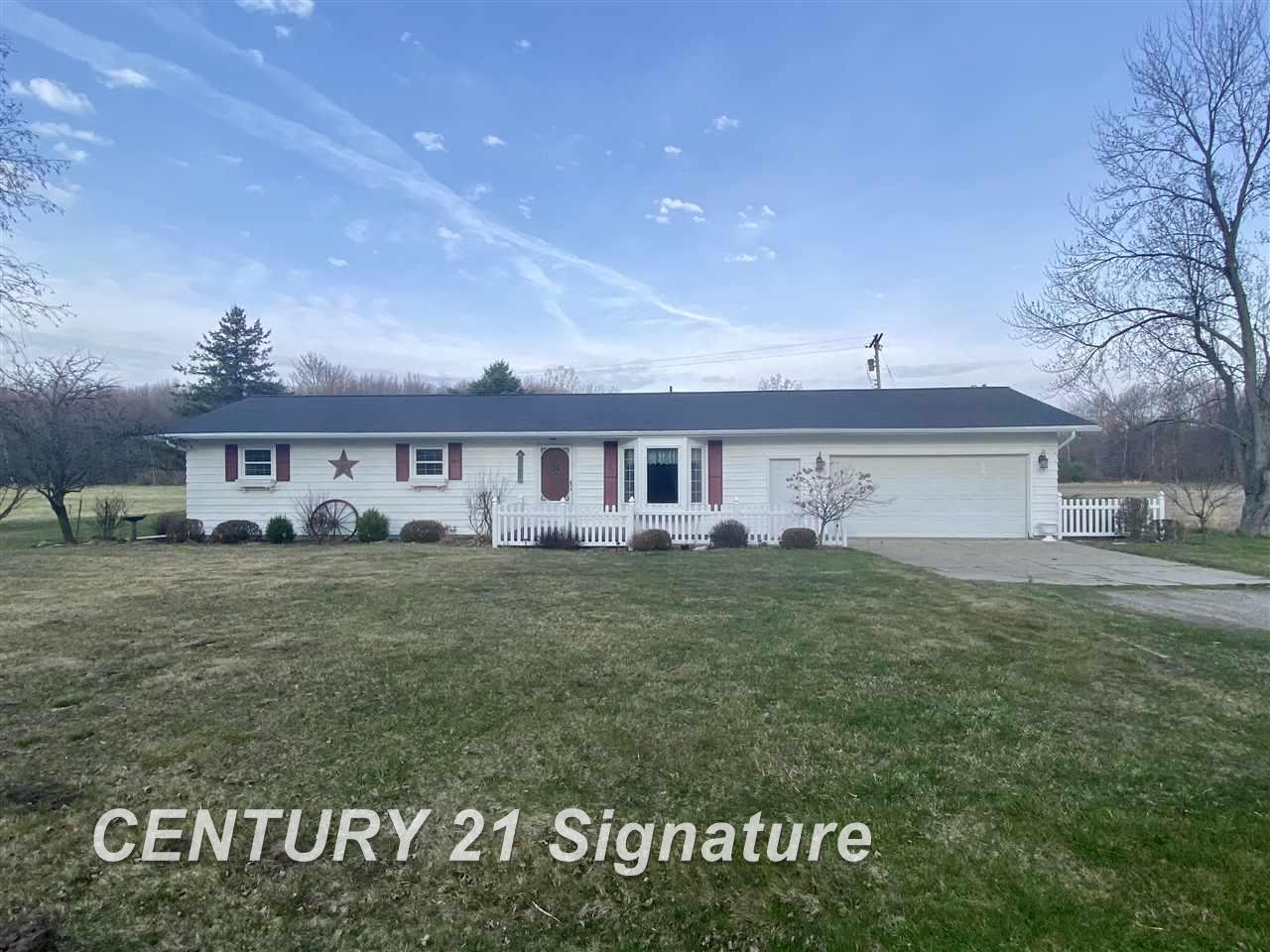 4255 Fehn Road Hemlock, MI 48626 - Photo 1 of 25