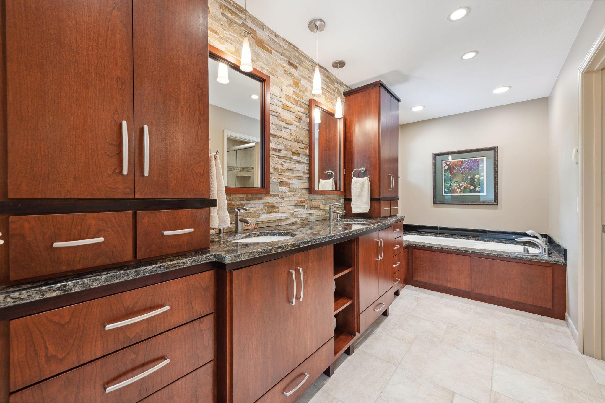 17005 Weston Bay Road Eden Prairie, MN 55347 - Photo 12 of 27