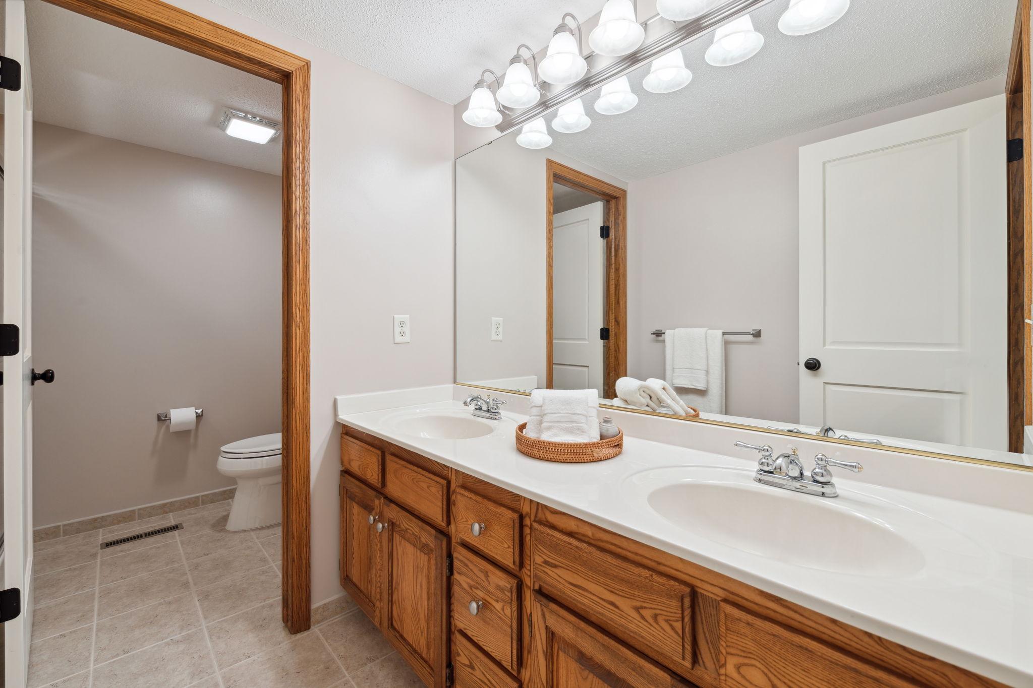 17005 Weston Bay Road Eden Prairie, MN 55347 - Photo 15 of 27