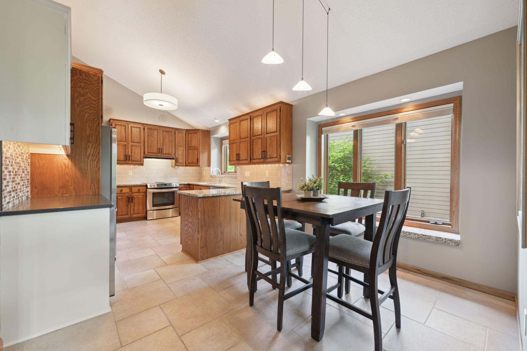 17005 Weston Bay Road Eden Prairie, MN 55347 - Photo 5 of 27