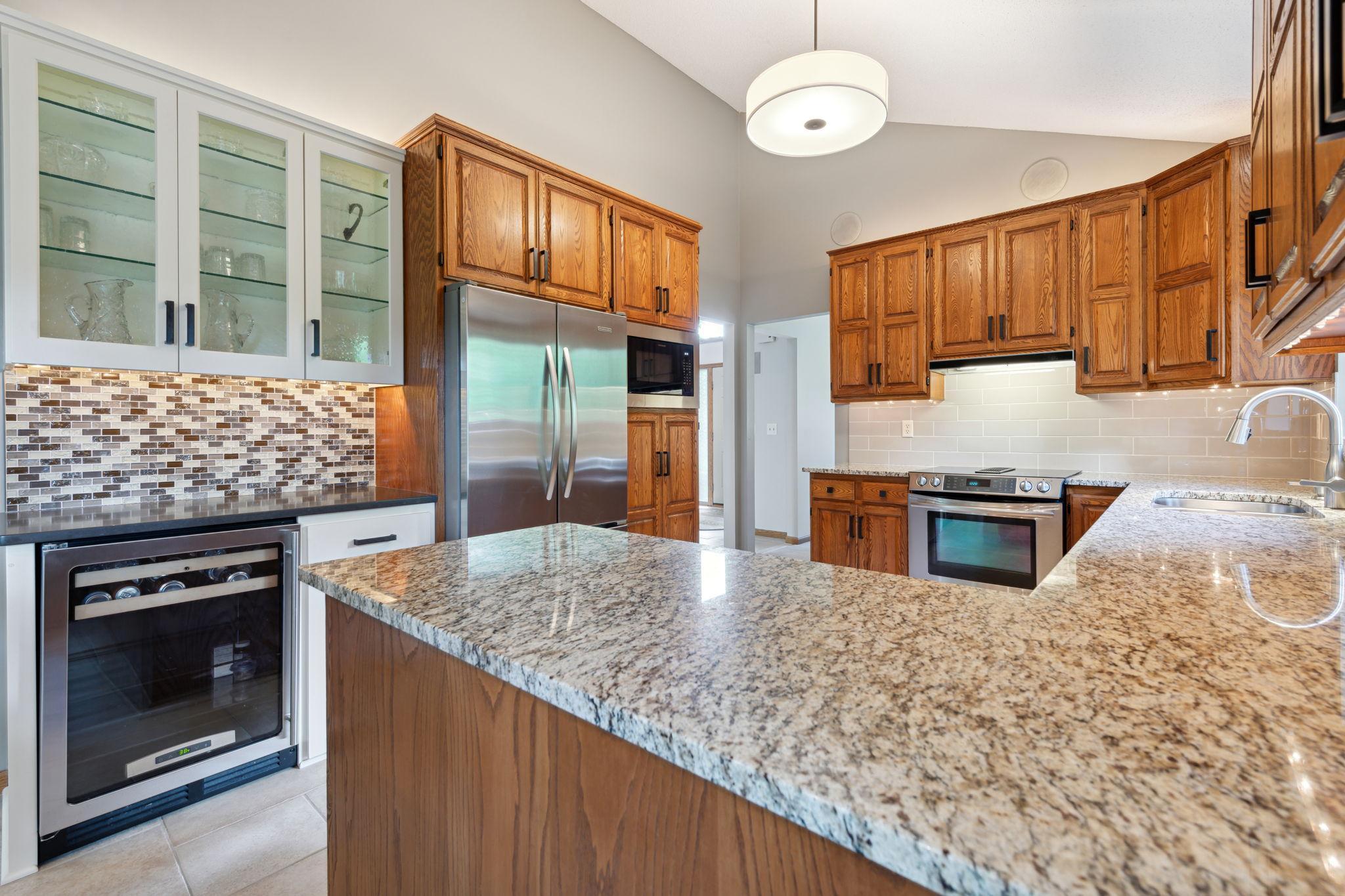 17005 Weston Bay Road Eden Prairie, MN 55347 - Photo 8 of 27