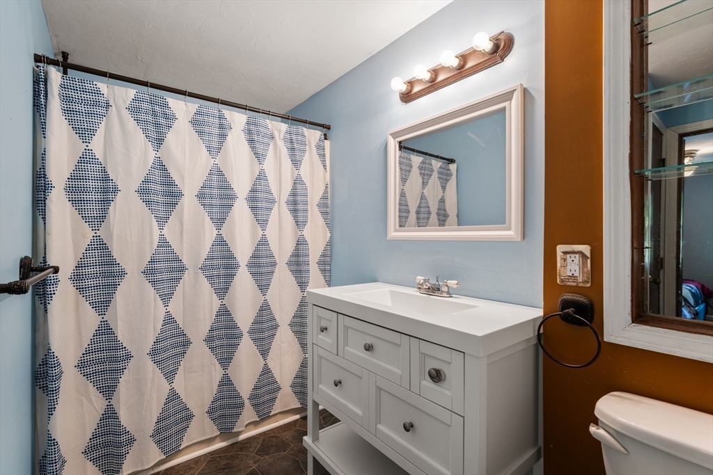 198 Lower Gore Road Webster, MA 01570 - Photo 17 of 37