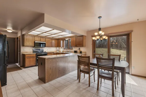 $525,000 | W275S4411 Green Country Road, Waukesha, WI 53189