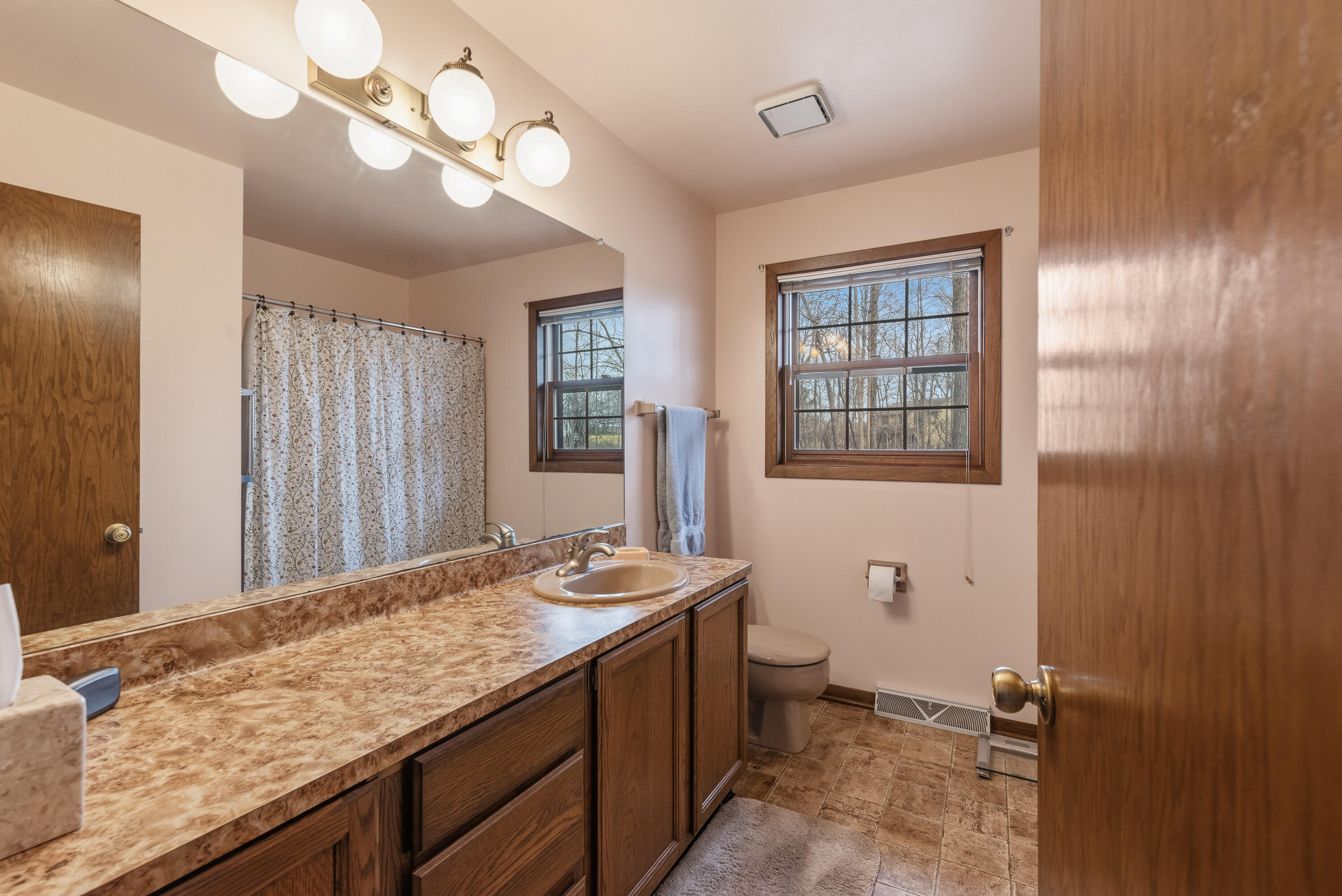 W275S4411 Green Country Road Waukesha, WI 53189 - Photo 21 of 39 W275S4411 Green Country Rd-28