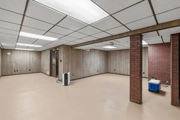$525,000 | W275S4411 Green Country Road, Waukesha, WI 53189
