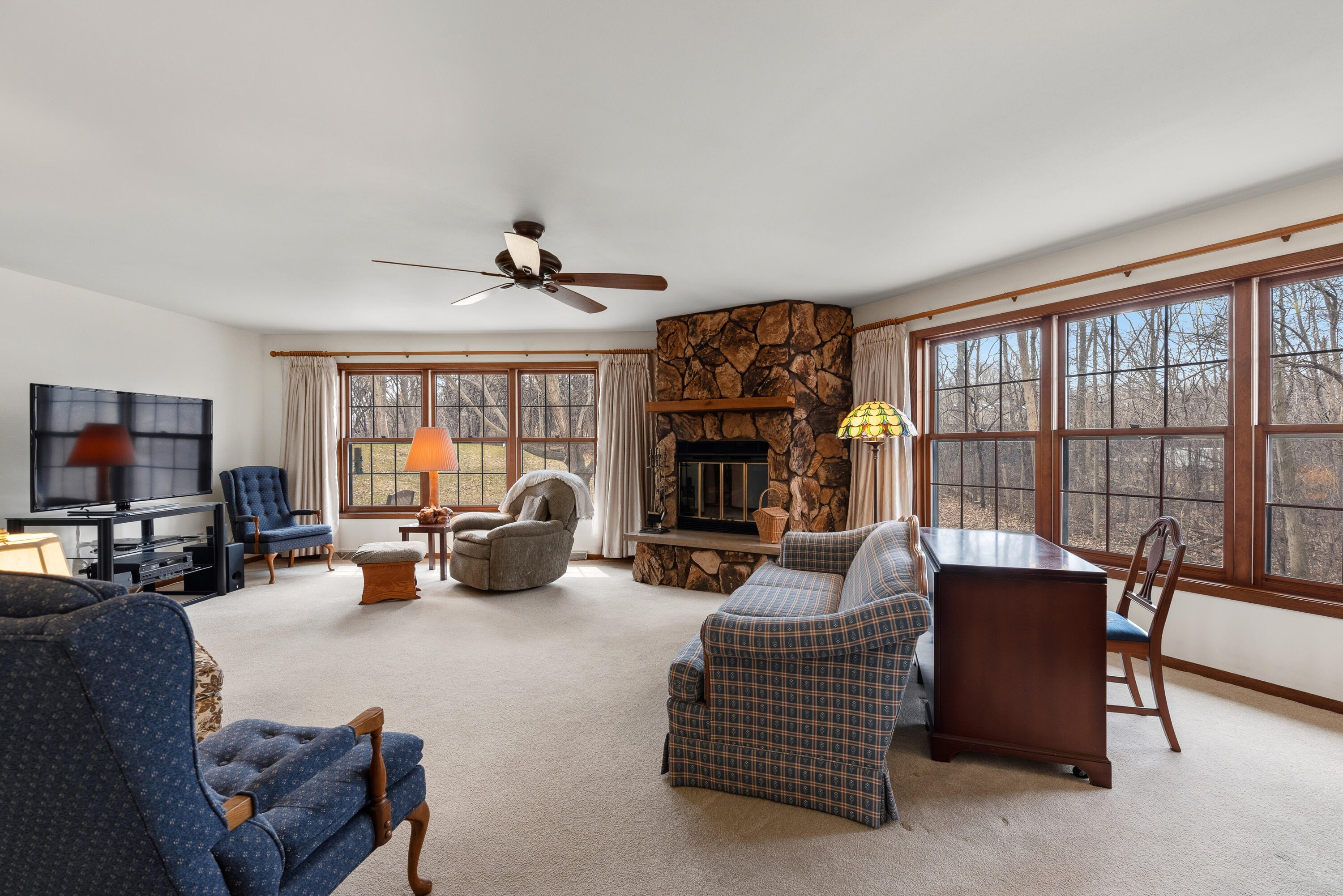 W275S4411 Green Country Road Waukesha, WI 53189 - Photo 3 of 39 W275S4411 Green Country Rd-19