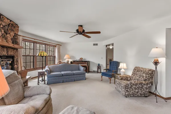$525,000 | W275S4411 Green Country Road, Waukesha, WI 53189