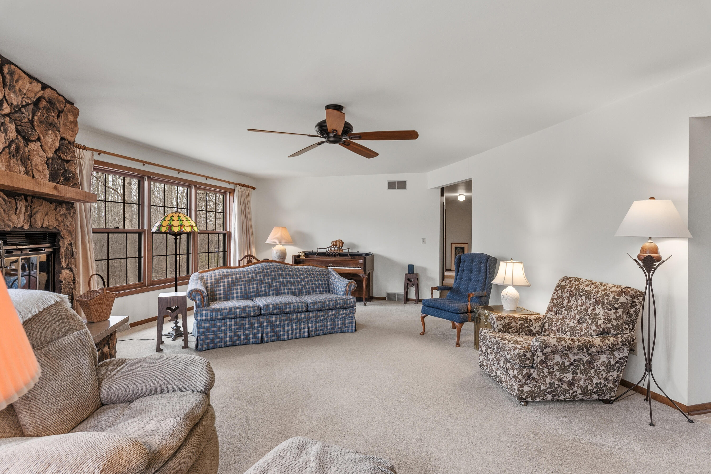 W275S4411 Green Country Road Waukesha, WI 53189 - Photo 4 of 39 W275S4411 Green Country Rd-18