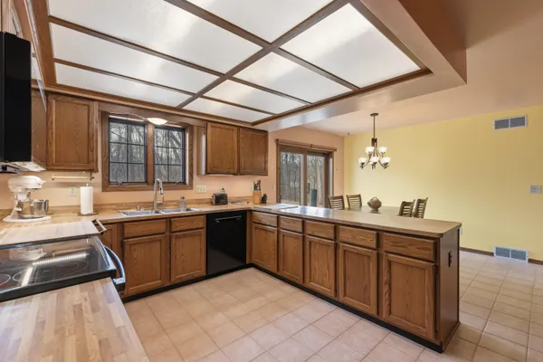 $525,000 | W275S4411 Green Country Road, Waukesha, WI 53189