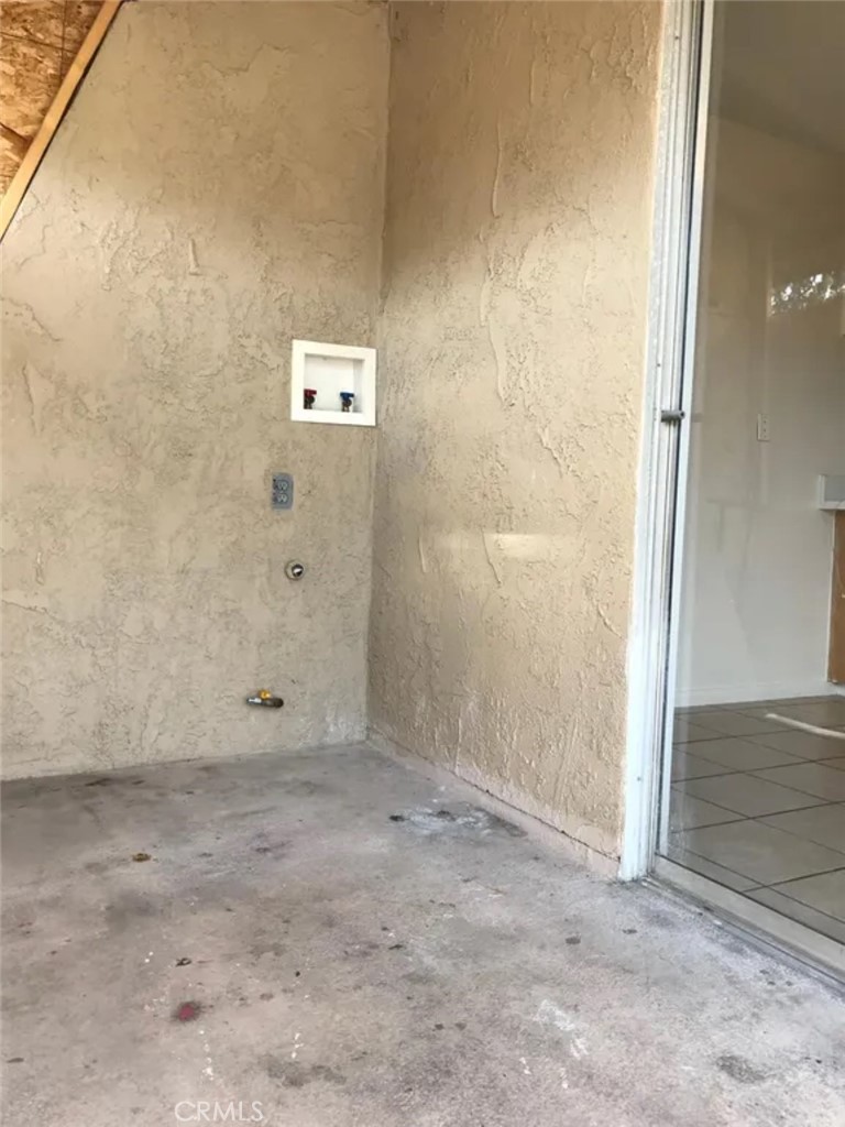160 West Cascade Drive Rialto, CA 92376 - Photo 28 of 28 a view of a bathroom
