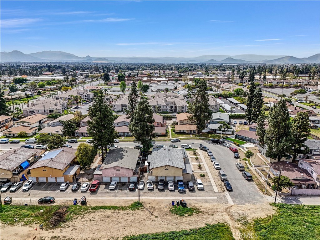 160 West Cascade Drive Rialto, CA 92376 - Photo 6 of 28 an aerial view of a city