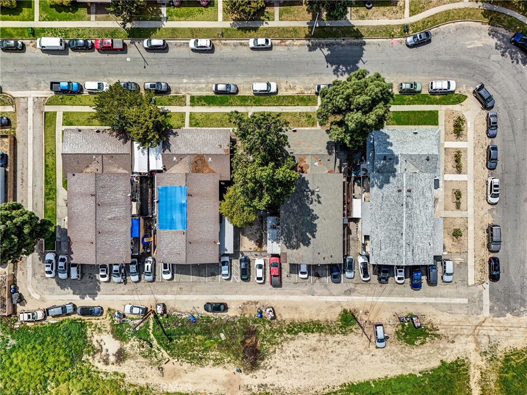 160 West Cascade Drive Rialto, CA 92376 - Photo 8 of 28 an aerial view of a houses with yard