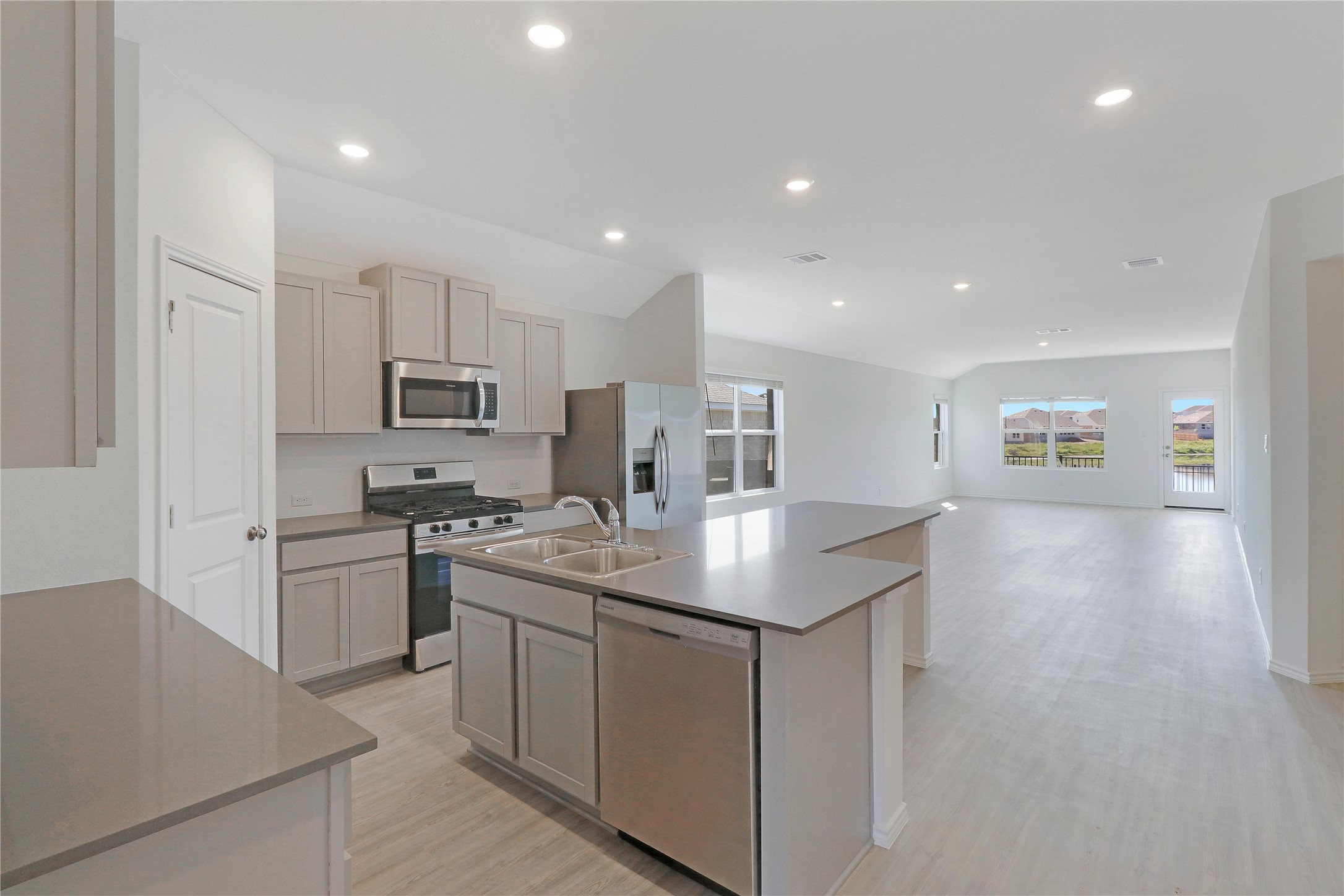 2524 Four Waters Loop Georgetown, TX 78628 - Photo 11 of 36