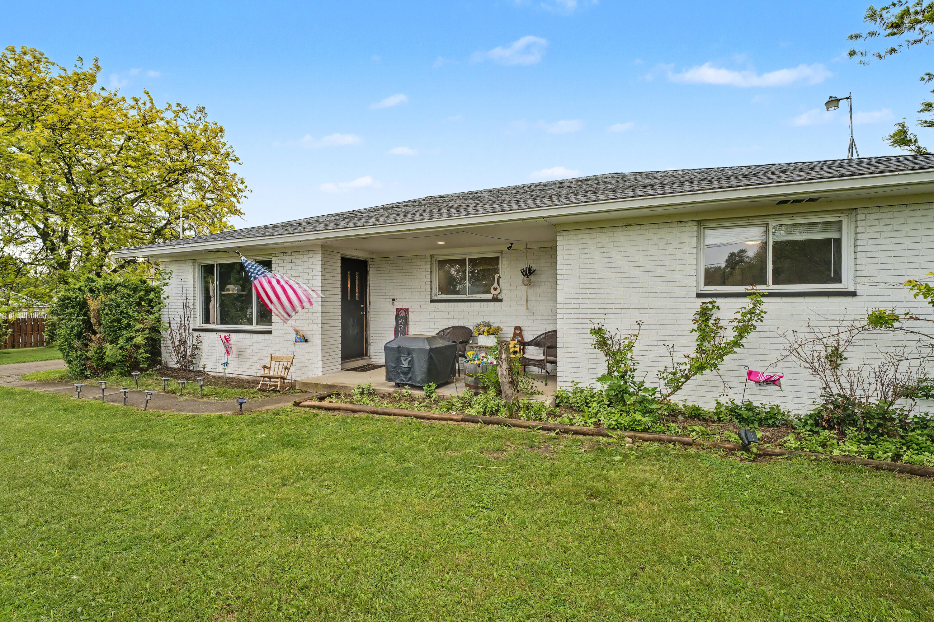 5235 Middle Urbana Road Springfield, OH 45503 - Photo 3 of 55