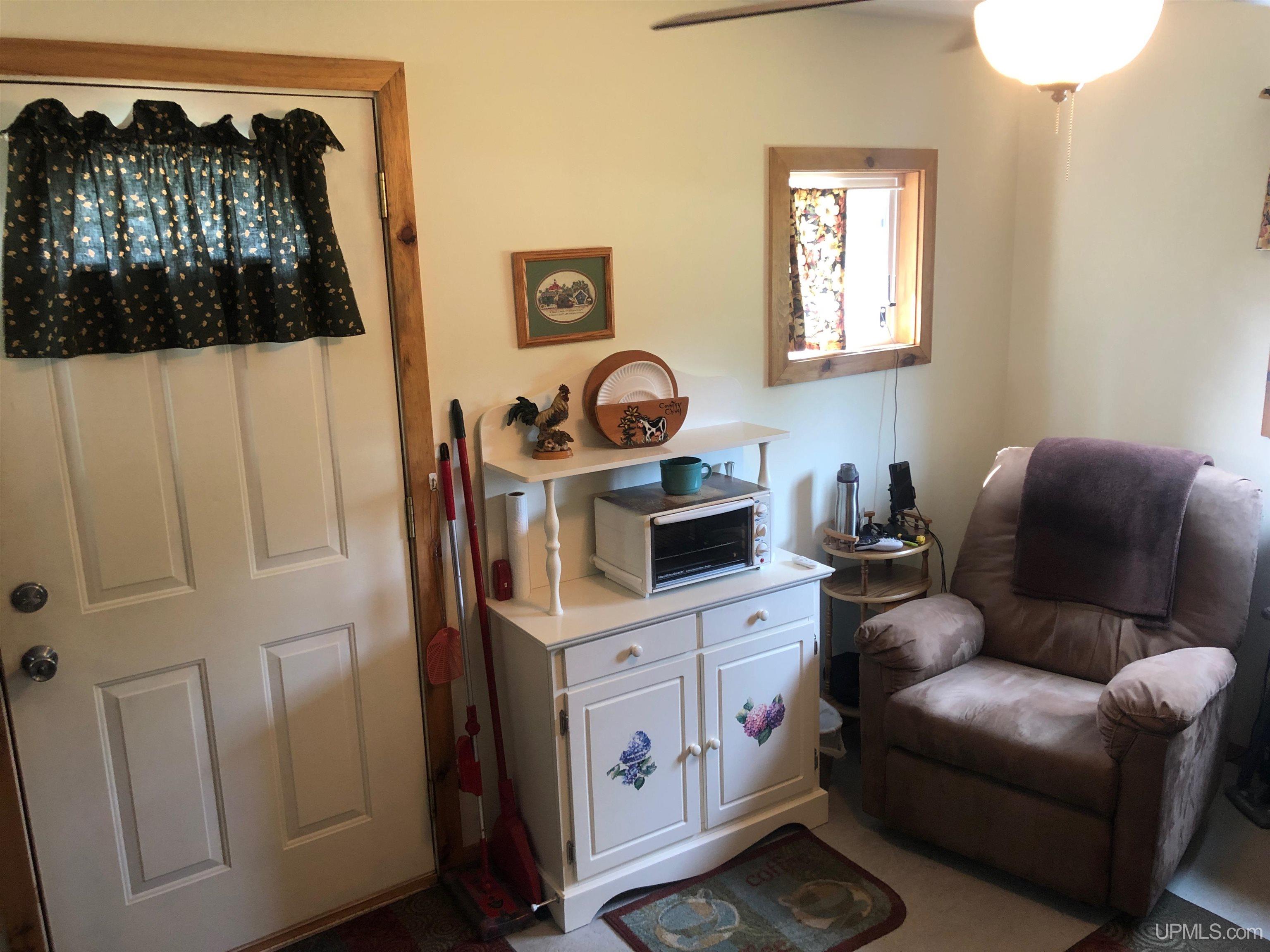 6960 G 75 Escanaba, MI 49829 - Photo 5 of 10