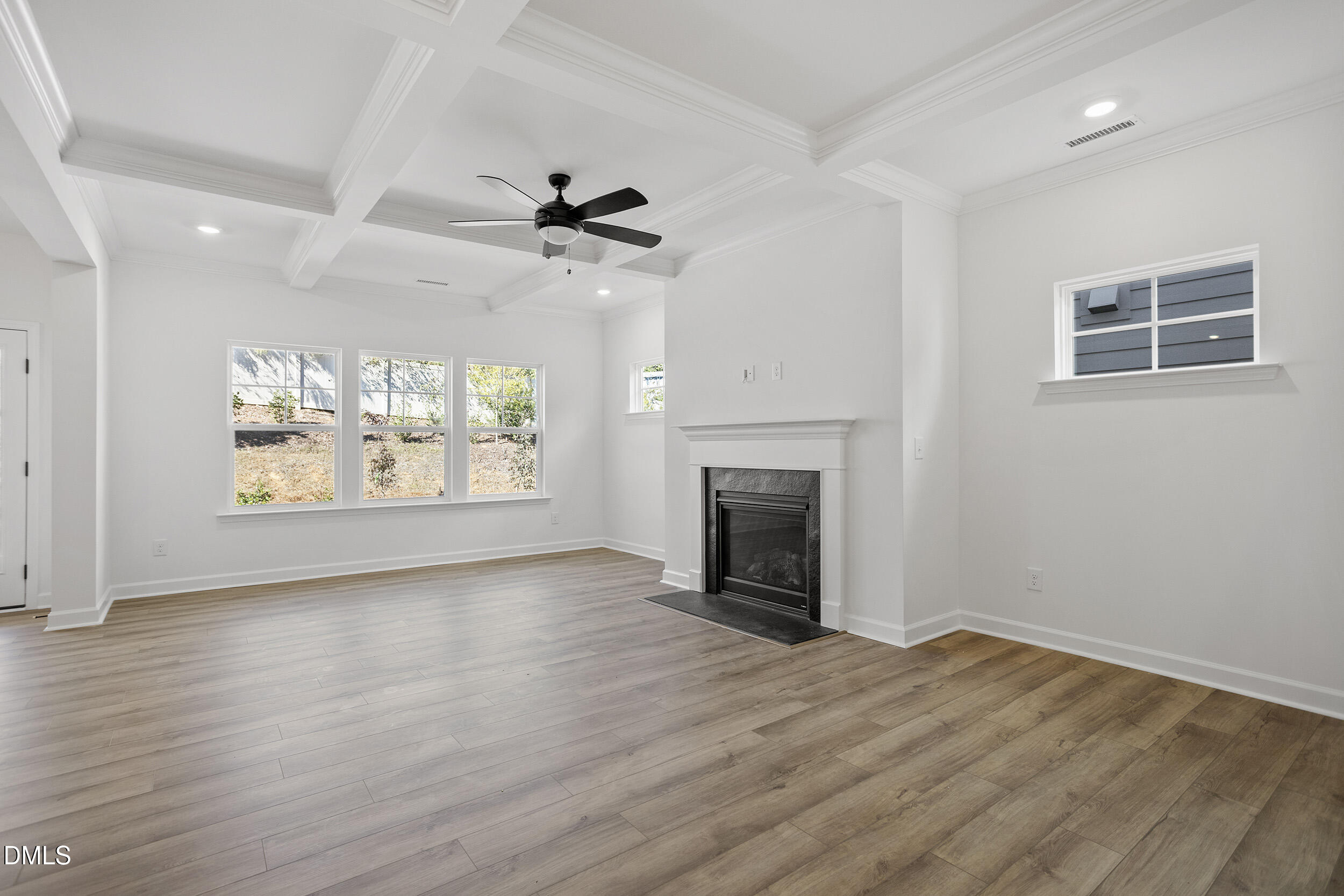 323 Augusta Pond Way, Unit 171 Raleigh, NC 27603 - Photo 10 of 47 Living Room