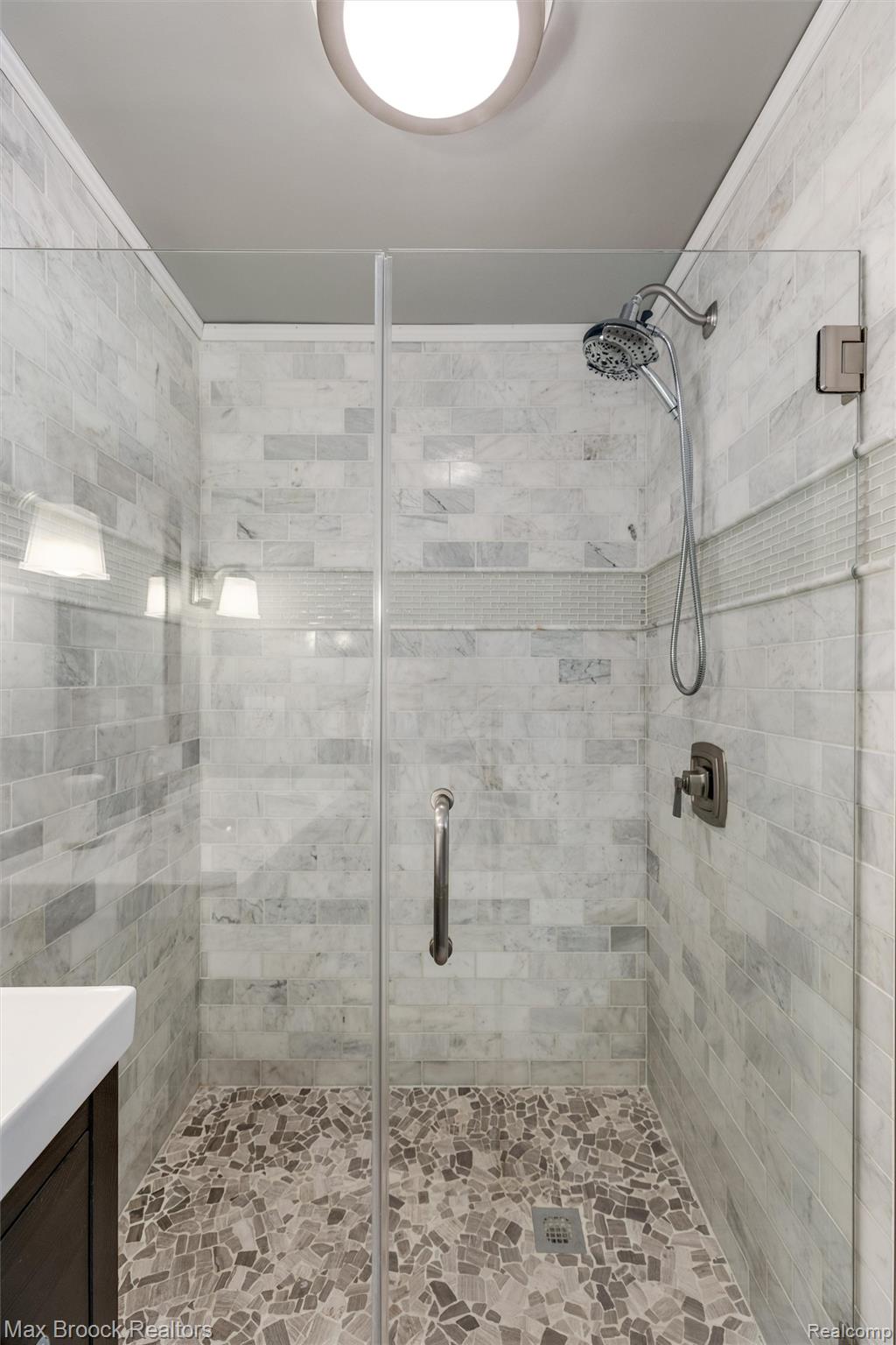 44 Kensington Boulevard Pleasant Ridge, MI 48069 - Photo 28 of 45 Upper Level Primary Bathroom
