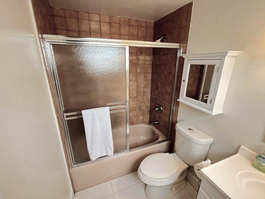 126 3rd Lane Key Largo, FL 33037 - Photo 8 of 23 Primary Bath