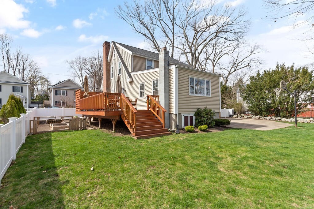 79 Albemarle Road Waltham, MA 02452 - Photo 32 of 33 Gallery Image 32