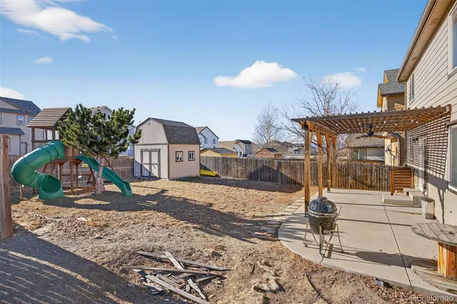 a picture of a bench in room