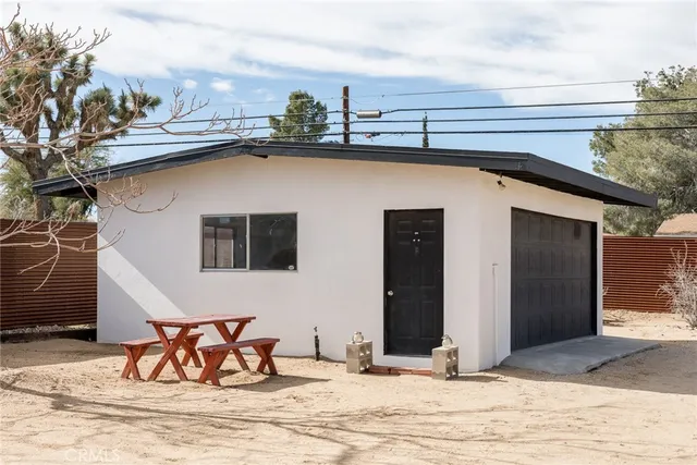 $525,000 | 7422 Joshua Lane, Yucca Valley, CA 92284