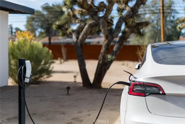 $525,000 | 7422 Joshua Lane, Yucca Valley, CA 92284