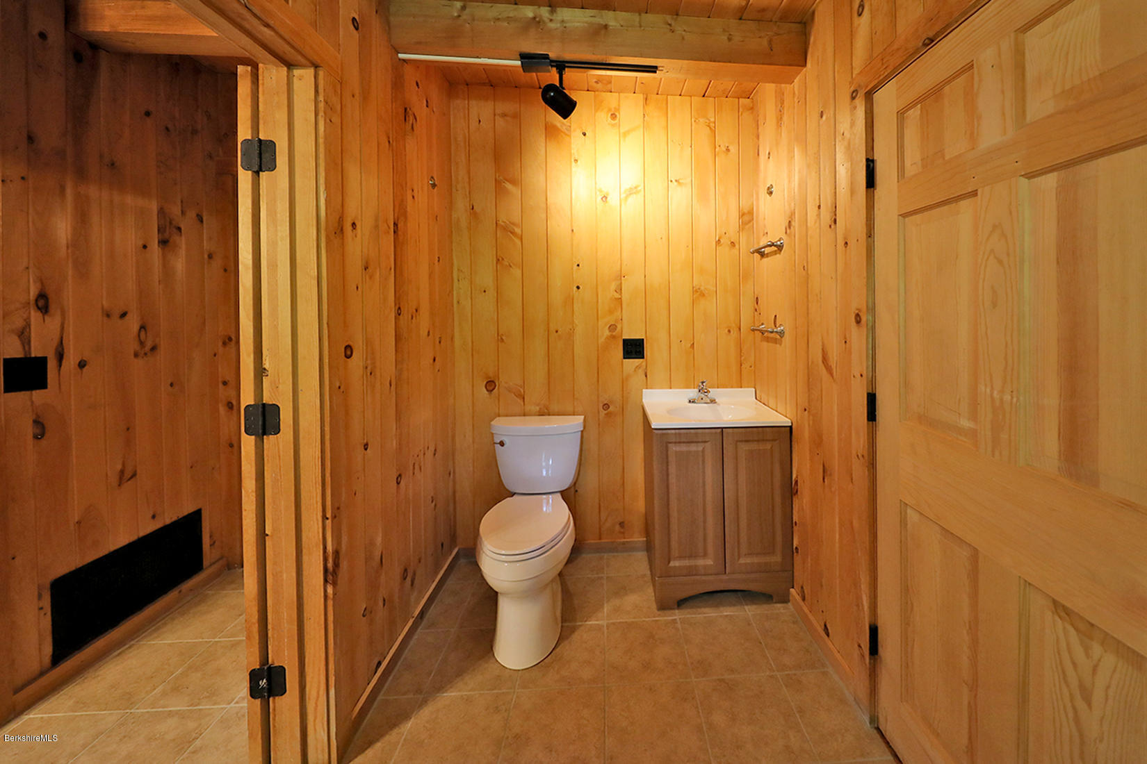 71 North Washington State Road Washington, MA 01223 - Photo 16 of 18 a bathroom with a toilet a sink and shower