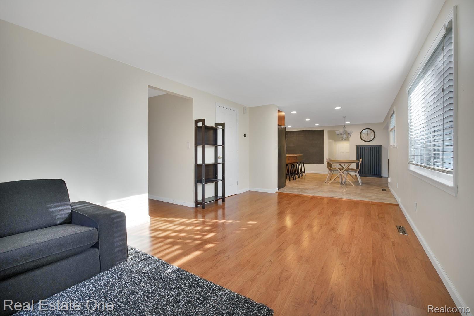 3376 Alpine Road Troy, MI 48084 - Photo 12 of 25 AY2A0175.jpg