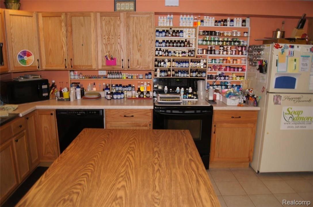 2312 Imlay City Road Lapeer, MI 48446 - Photo 24 of 33 DSC00585.JPG