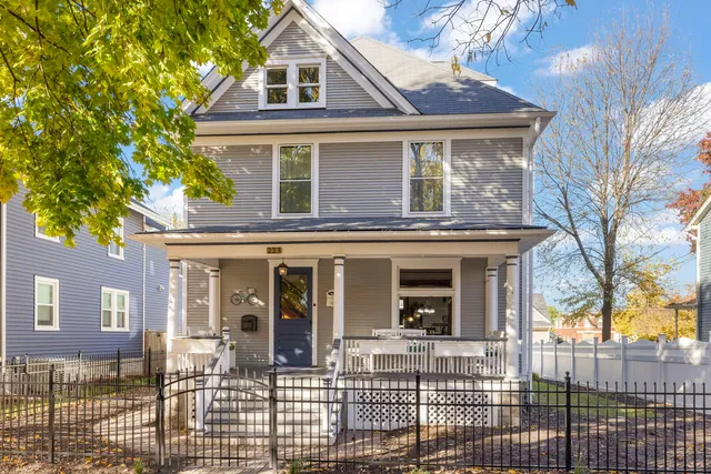 $1,025,000 | 223 North Ellsworth Street, Naperville, IL 60540