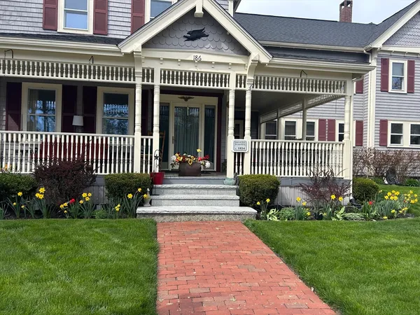 $2,400 | 186 Main Street, Unit 2, Easton, MA 02356