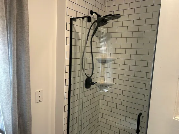 $2,400 | 186 Main Street, Unit 2, Easton, MA 02356