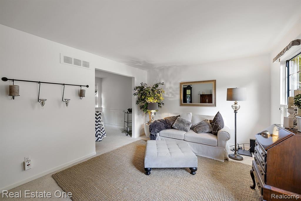 450 Whitney Drive Rochester Hills, MI 48307 - Photo 14 of 32