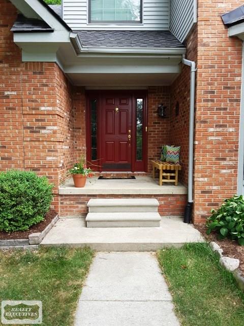 70900 Carnegie Lane Romeo, MI 48065 - Photo 3 of 82 31296348-2.JPG