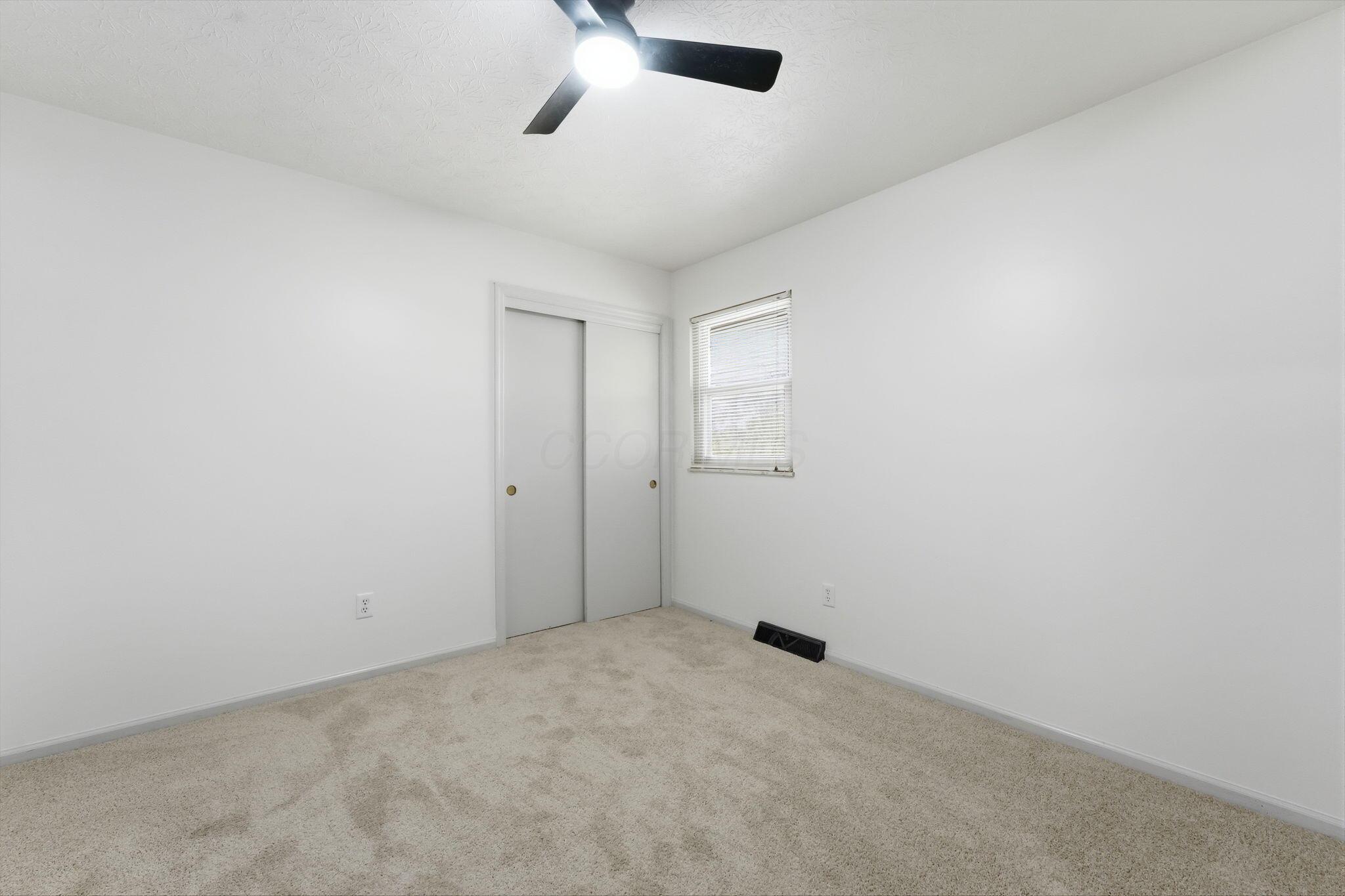 5446 Blue Ash Road Columbus, OH 43229 - Photo 43 of 52