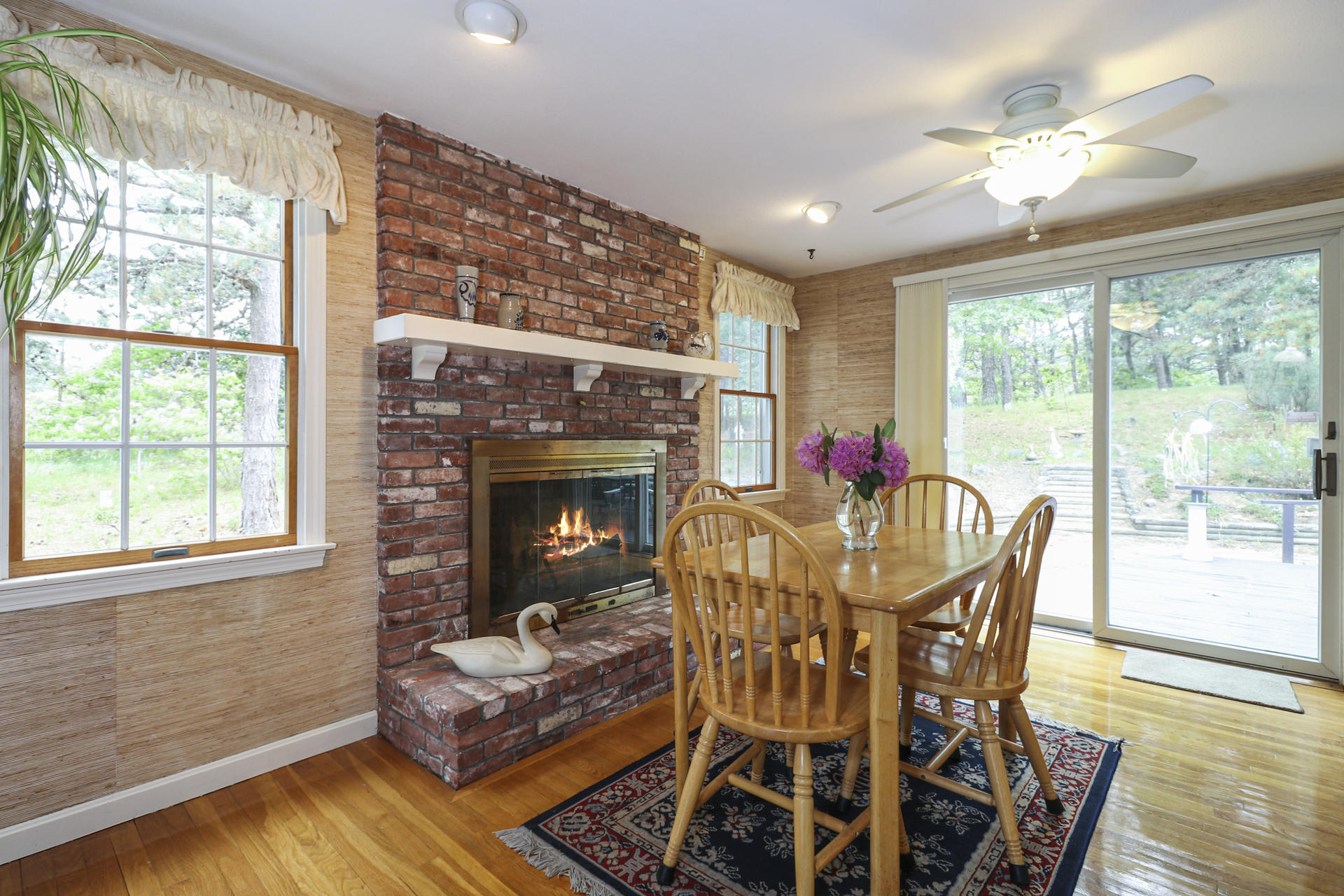 700 Governor Prence Road Eastham, MA 02642 - Photo 11 of 48 Dining area