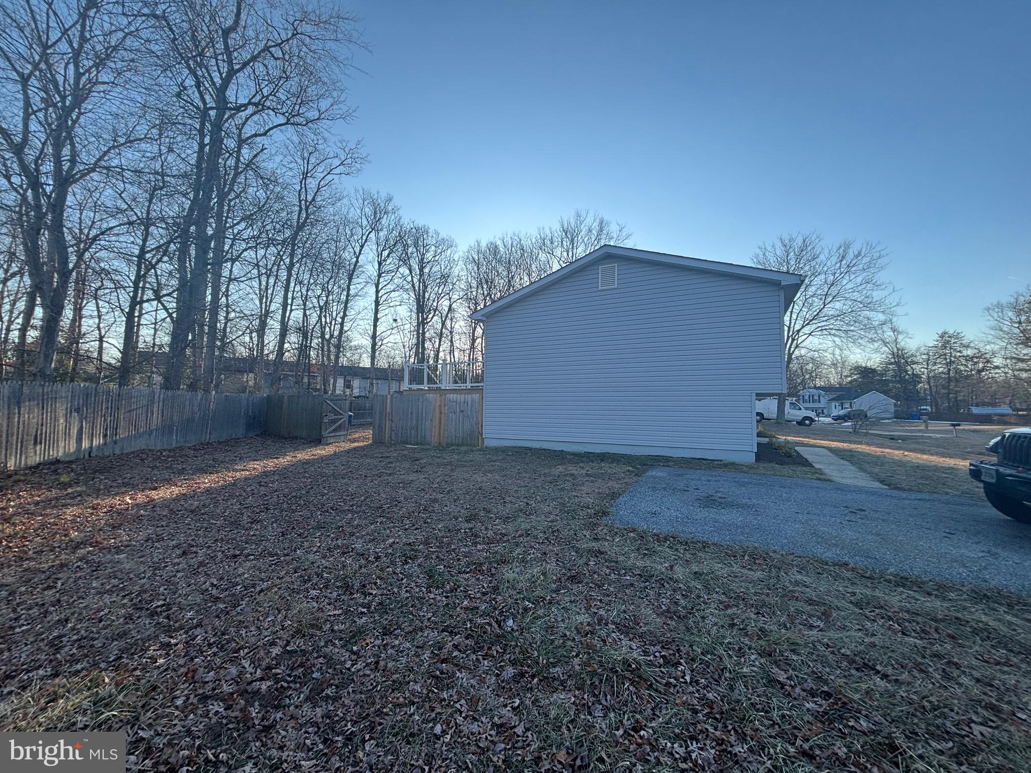 12820 Twin Oak Drive Waldorf, MD 20601 - Photo 5 of 98 a backyard of a house