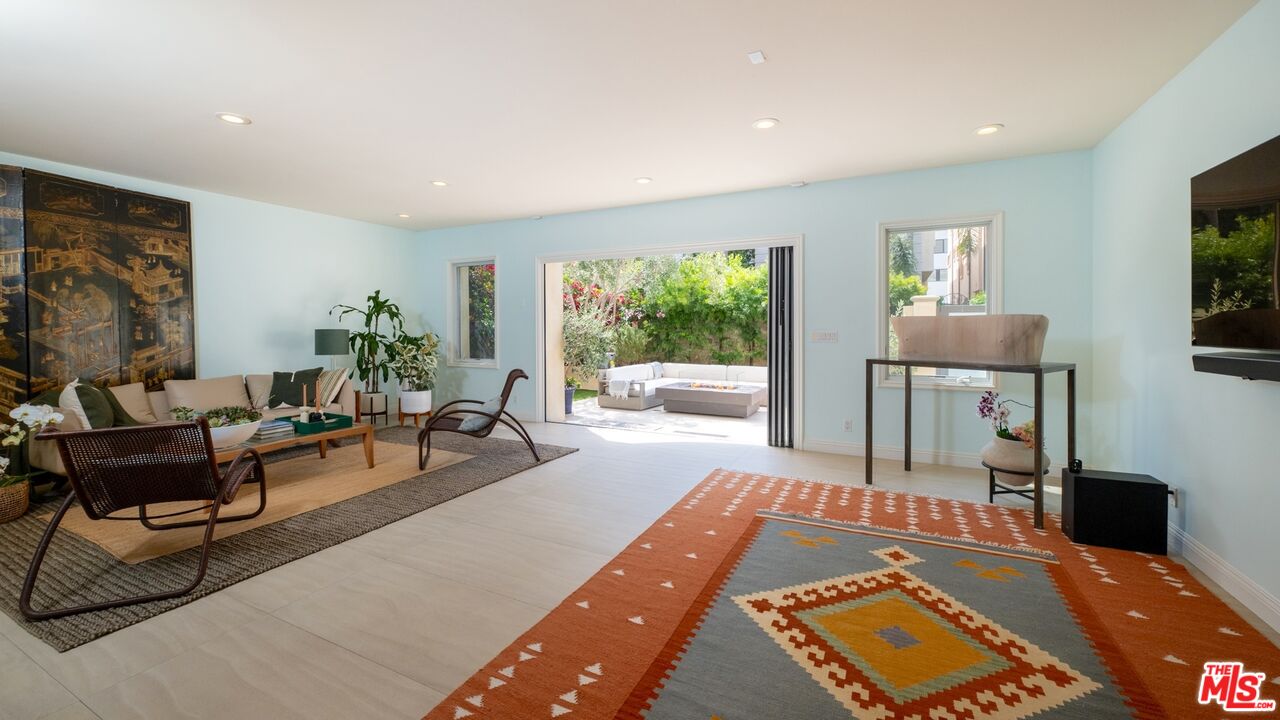 129 Channel Pointe Court Marina del Rey, CA 90292 - Photo 5 of 49