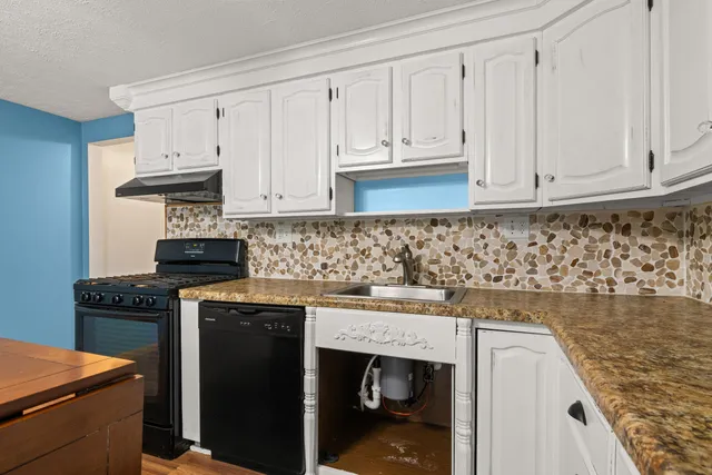 $490,000 | 6360 Little Twin Lake Road Northeast, Mancelona, MI 49659