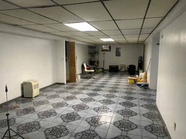 $240,000 | 14904 Springfield Avenue, Midlothian, IL 60445