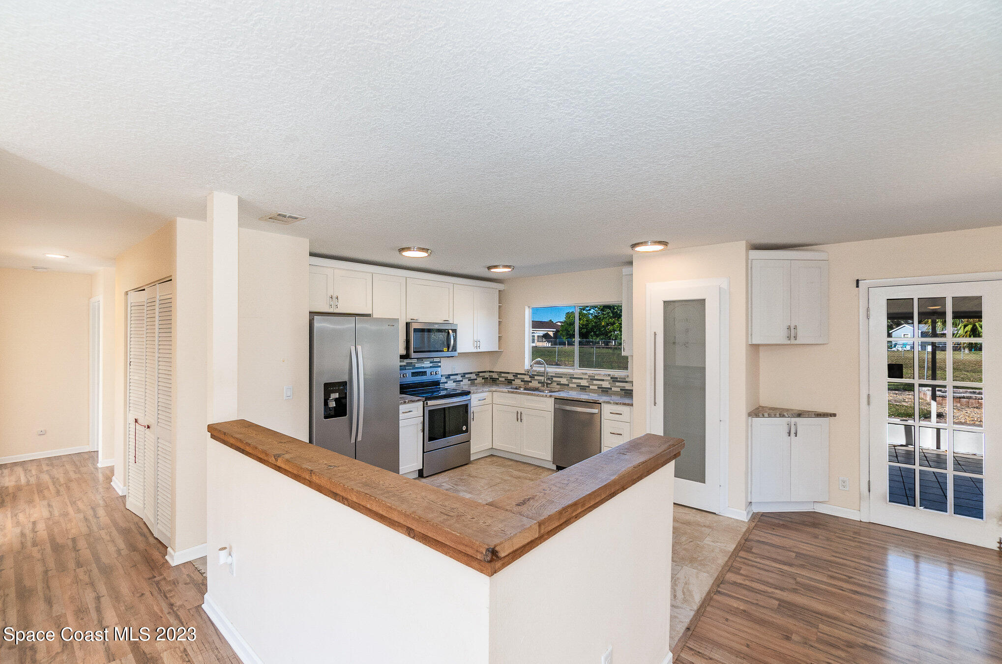 1337 Cromey Road Northeast Palm Bay, FL 32905 - Photo 6 of 21 kitchen
