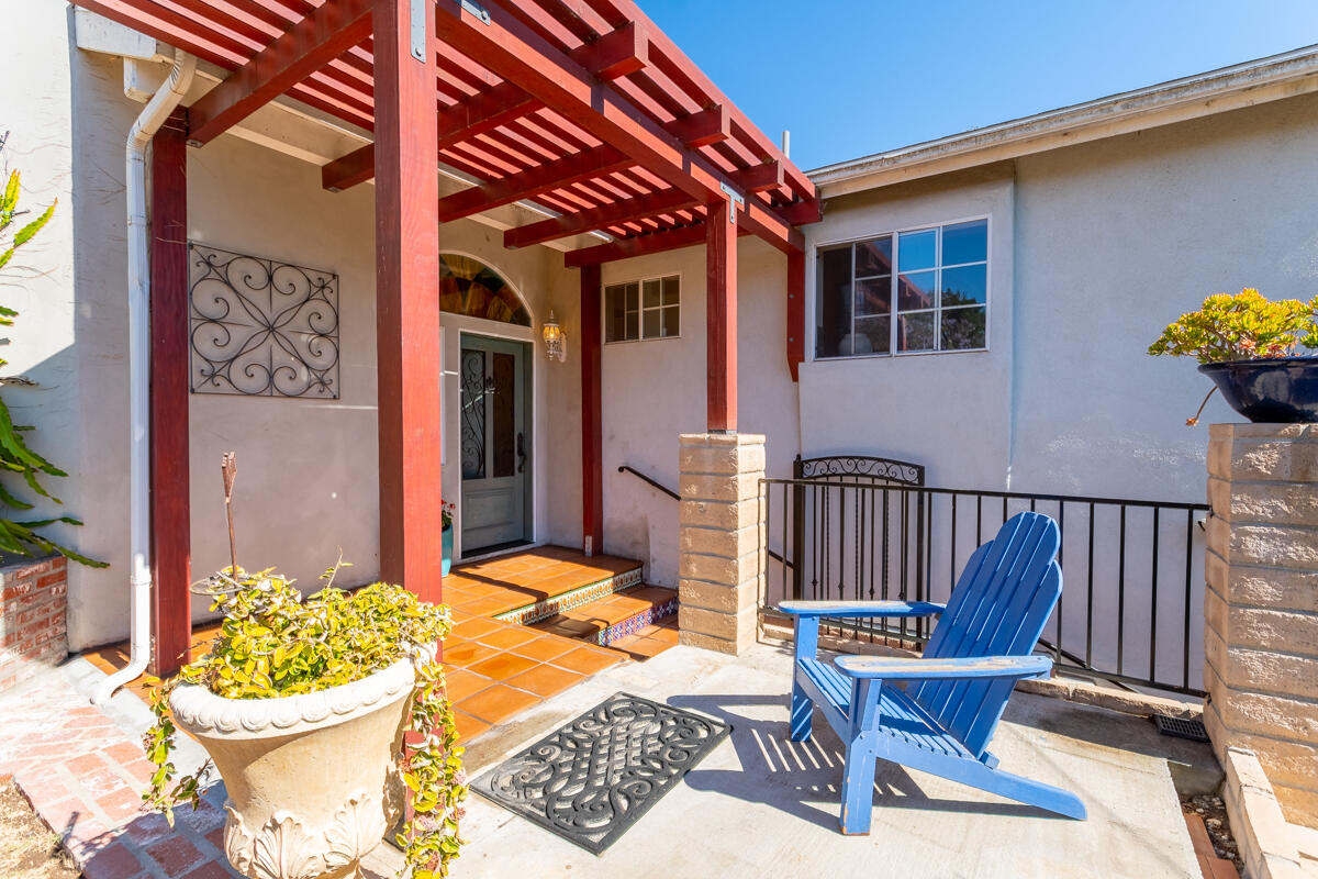 3953 Foothill Road Santa Barbara, CA 93110 - Photo 4 of 48 Front entry