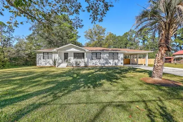 $2,600 | 702 North Palmetto Street, Summerville, SC 29483
