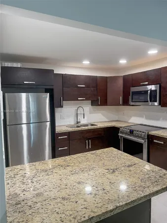 $1,650 | 7051 Environ Boulevard, Unit 431, Lauderhill, FL 33319